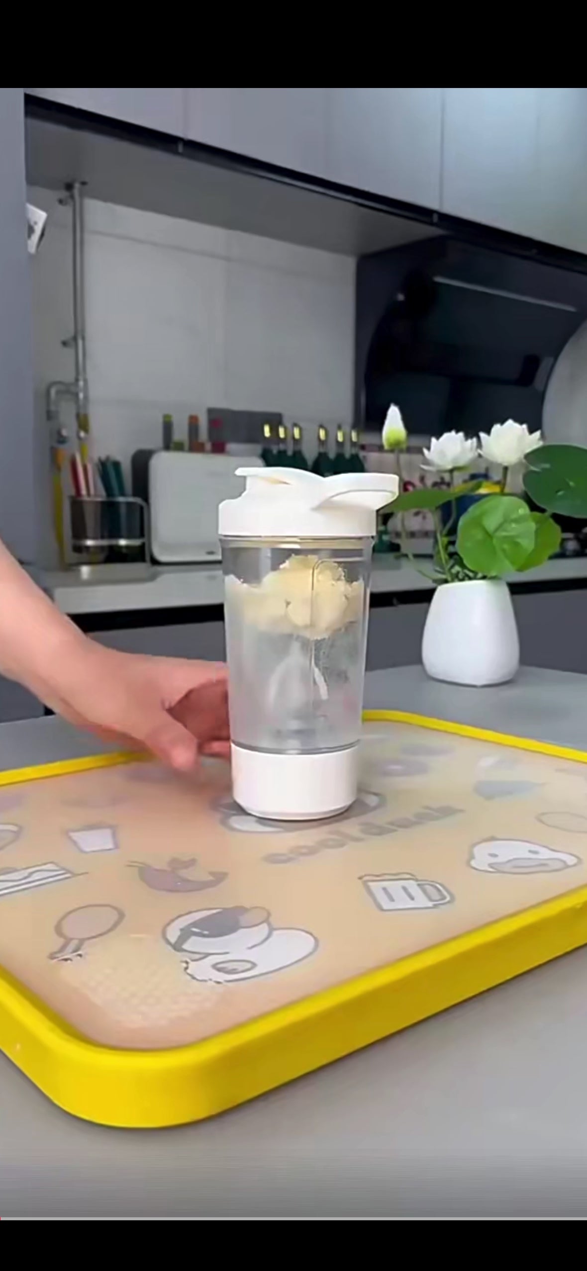 Electric Shaker Pro — Rechargeable Protein Mixer